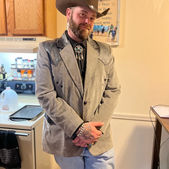 Meet your Posher, Jon aka Daddy - Picture 6 of 7